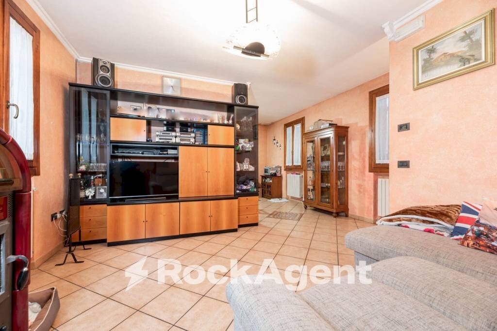 Salone - Casa indipendente via Argine Sinistro, 5, Correzzola - foto 3