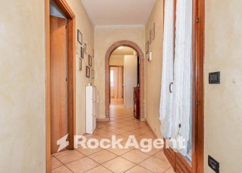 Corridoio - Casa indipendente via Argine Sinistro, 5, Correzzola - foto 6