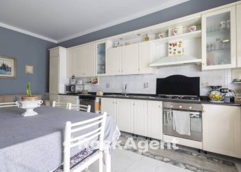 Cucina - Three-room apartment viale dei Tulipani, 183, Catanzaro - photo 15