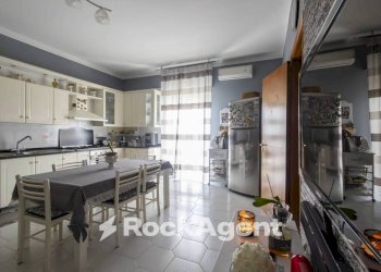 Cucina - Three-room apartment viale dei Tulipani, 183, Catanzaro - photo 18