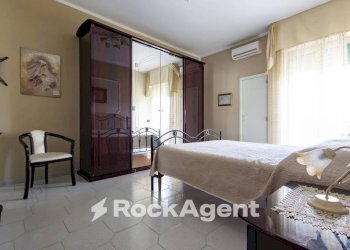 Camera da letto - Three-room apartment viale dei Tulipani, 183, Catanzaro - photo 32