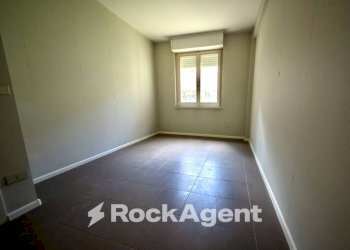 Camera da letto - Four-room apartment via Gavino Matta, 3, Sassari - photo 9