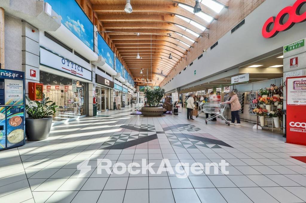 Zona - Locale Commerciale via Amilcare Ponchielli, 23, Bologna (zona Centro Storico) - foto 2