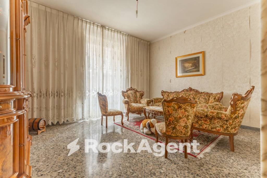 Salone - Four-room apartment via Fabio Filzi, 35, Gravina in Puglia - photo 2