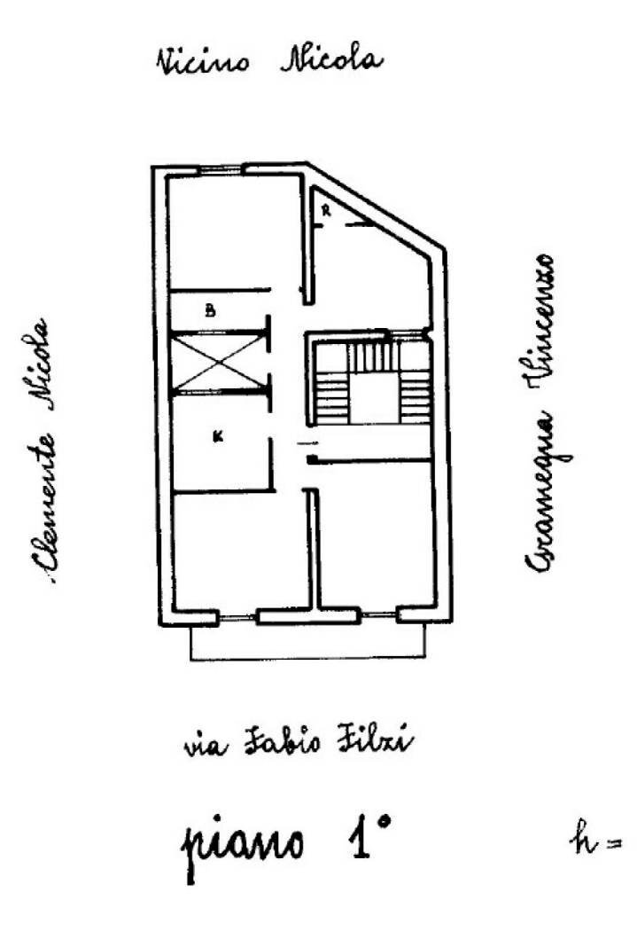 Four-room apartment via Fabio Filzi, 35, Gravina in Puglia - floor plans 1