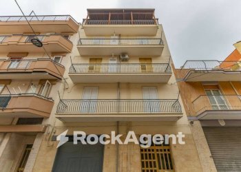 Facciata - Four-room apartment via Fabio Filzi, 35, Gravina in Puglia - photo 1