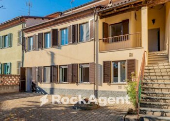 Facciata - Casa indipendente via Circonvallazione, 19, Castiglione Tinella - foto 2