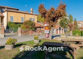 Facciata - Casa indipendente via Circonvallazione, 19, Castiglione Tinella - foto 29