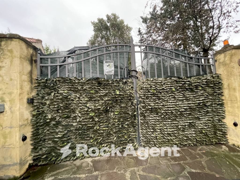 Cortile interno - Casa indipendente via del Commercio, 53A, Castellina Marittima - foto 2
