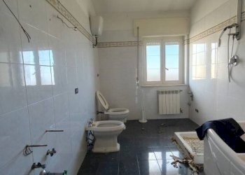 Bagno - Three-room apartment via Flaminia, 124, Rignano Flaminio - photo 22