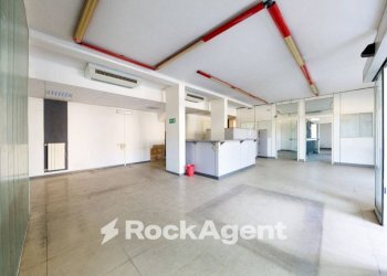 Interno non residenziale - Negozio via Teglia, 89, Genova (zona Bolzaneto) - foto 12