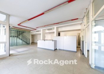 Interno non residenziale - Negozio via Teglia, 89, Genova (zona Bolzaneto) - foto 13