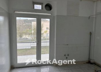 Stanza non arredata - Negozio via del Villino, Alanno - foto 25