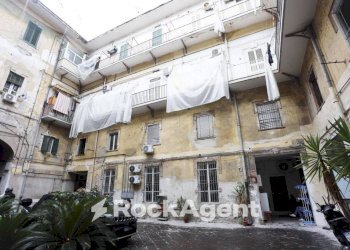 Cortile interno - Quadrilocale vico San Maria Ad Agnone, 18, Napoli - foto 26