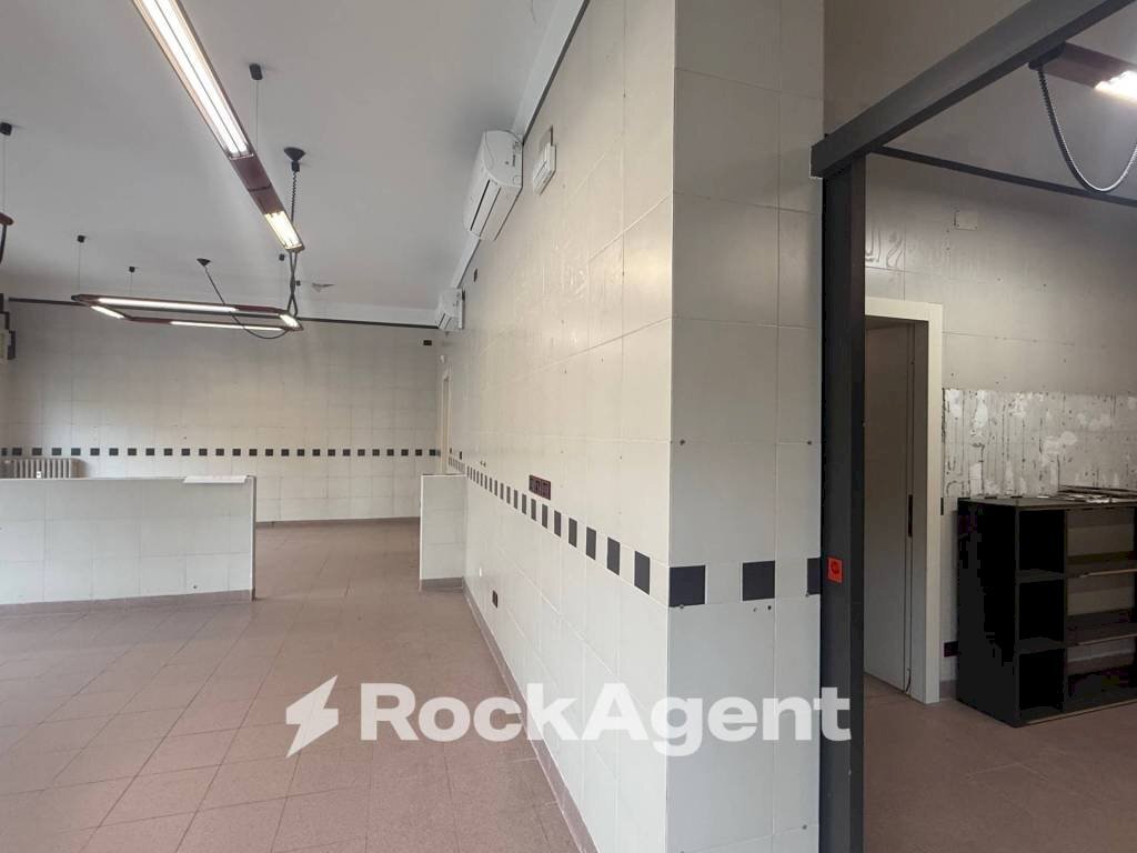 Interno non residenziale - Shop via Cremonese, Parma - photo 2