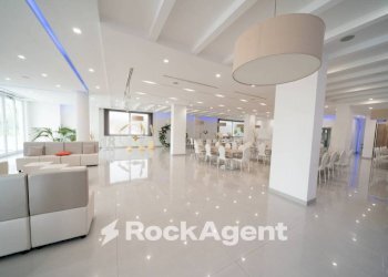 Salone - Altro Maddaloni - foto 20