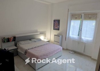 Camera da letto - Quadrilocale via alla Costa di Teglia, 3b, Genova (zona Bolzaneto) - foto 15