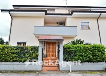 Facciata - Villa via Ombrone, 5, Latina - foto 2