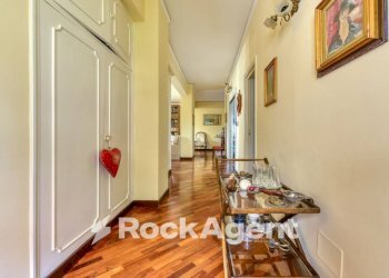 Corridoio - Appartamento via Tito Livio, 9, Napoli (zona Posillipo) - foto 11