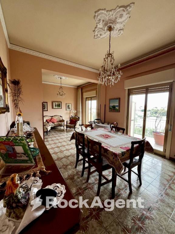 Salone - Appartamento via Brigadiere Nastasi, 3, Sciacca - foto 1