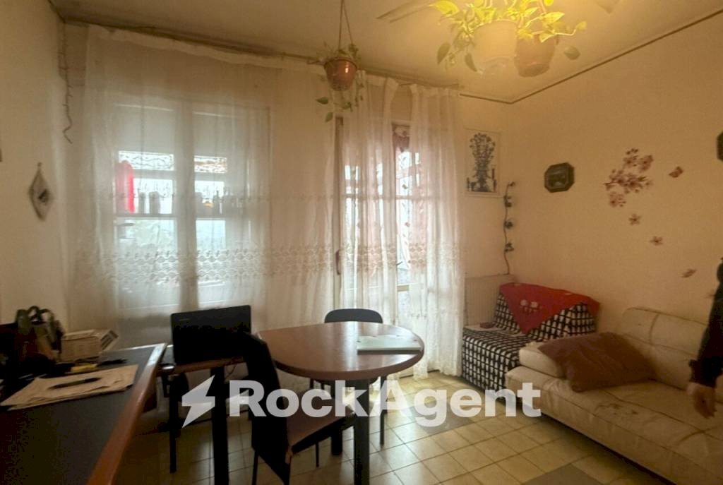 Salone - Bilocale via Agostino Paradisi, 16, Reggio nell'Emilia - foto 1