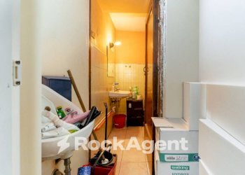 Ripostiglio - Negozio via Francesco Crispi, 208, Catania - foto 13