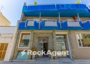 Facciata - Hotel via delle Casupole, 6, Trinitapoli - photo 6