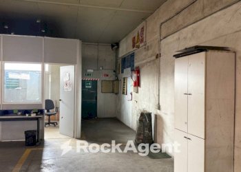 Interno non residenziale - Capannone largo Remo Coen, Parma - foto 18