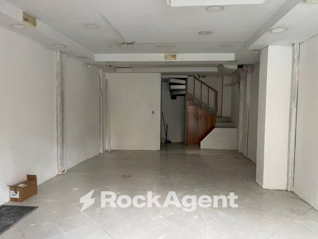 Interno non residenziale - Negozio via dei Goti, 7, Angri - foto 1
