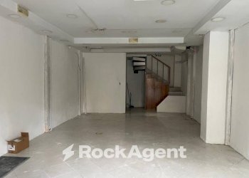 Interno non residenziale - Negozio via dei Goti, 7, Angri - foto 1