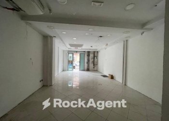 Interno non residenziale - Negozio via dei Goti, 7, Angri - foto 4