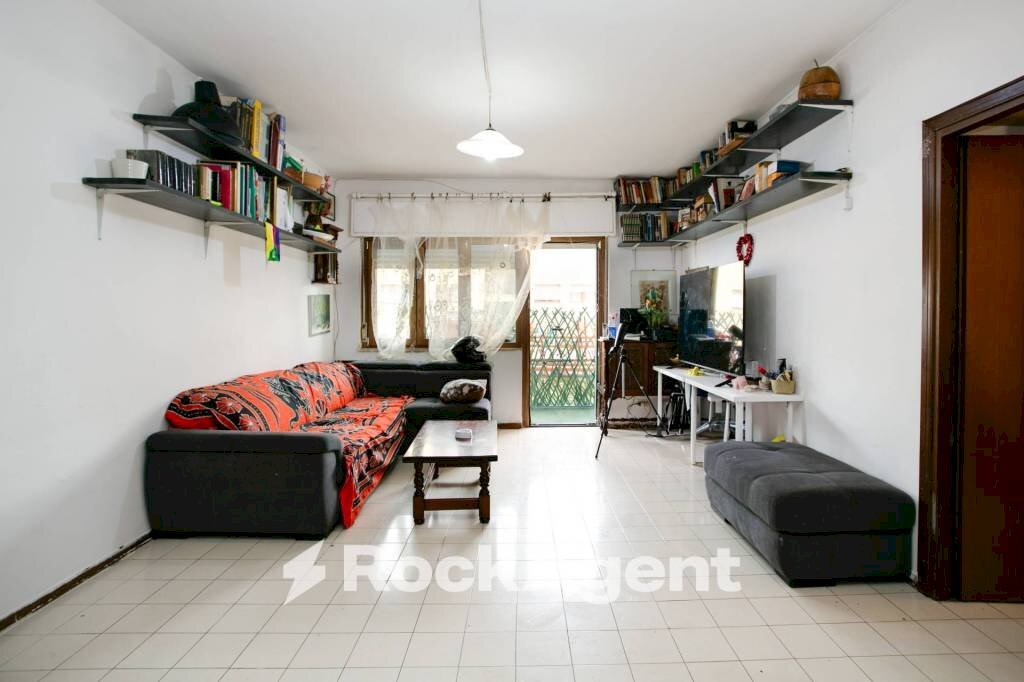 Salone - Quadrilocale piazza Gerolamo Gaslini, 27, Roma - foto 1