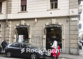 Facciata - Negozio via Luigi Cibrario, 68/B, Torino (zona Campidoglio) - foto 3