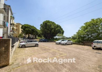 Posto macchina - Negozio viale dei Bizantini, 75, Catanzaro - foto 37