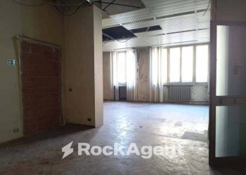 Interno non residenziale - Altro via Vittorio Veneto, 15, Robbio - foto 5
