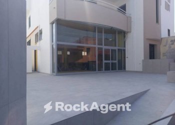 Facciata - Shop via Vittorio Veneto, 126, Ruffano - photo 4