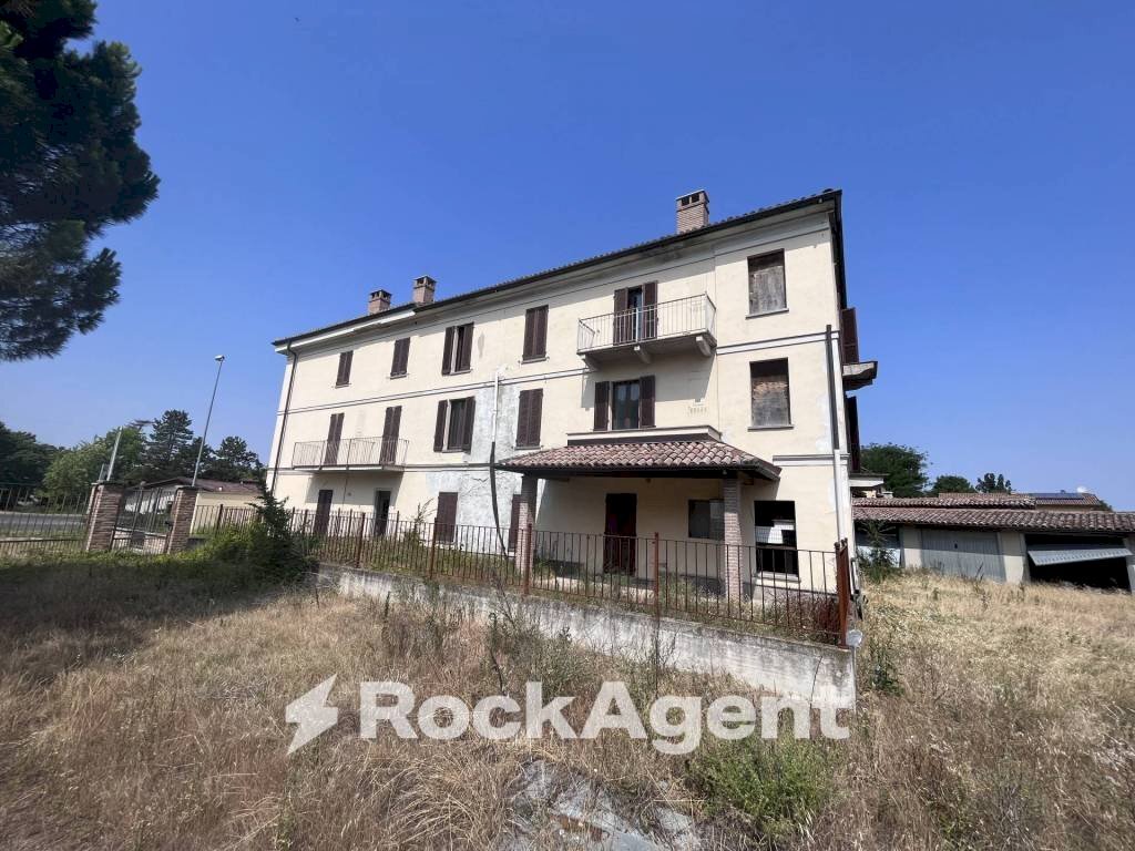 Facciata - Trilocale via Marconi, 47, Rivanazzano Terme - foto 2