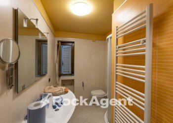 Bagno - Office via Dionisio Anzilotti, 8, Pescia - photo 13