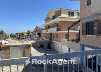 Vista - Bilocale via Levante, 32, Città Sant'Angelo - foto 8