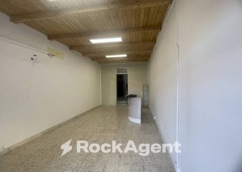 Stanza non arredata - Negozio piazza Umberto I, Altavilla Silentina - foto 7