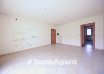 Cucina - Bilocale via Tortona, 84, Alessandria - foto 4