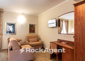 Salone - Hotel via Frazione Mezzano, 117, Sannazzaro de' Burgondi - foto 7