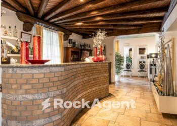 Ingresso - Hotel via Frazione Mezzano, 117, Sannazzaro de' Burgondi - foto 25