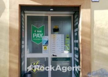 Facciata - Negozio piazza Roma, 20, Piedimonte Matese - foto 1