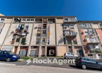 Facciata - Quadrilocale Villaggio Sant'Agata Zona A, 9, Catania - foto 4