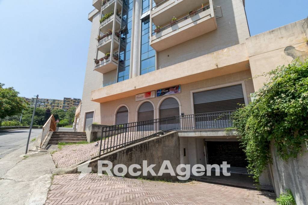 Facciata - Quadrilocale viale dei Bizantini, 75/2, Catanzaro - foto 1
