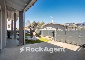 Cortile interno - Villa via San Carlo, 13, Cologno al Serio - foto 27