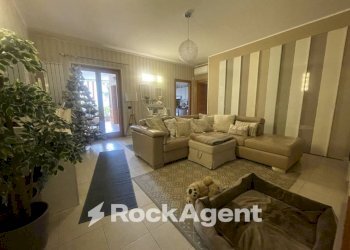 Salone - Trilocale via San Martino, 114, Palma Campania - foto 4