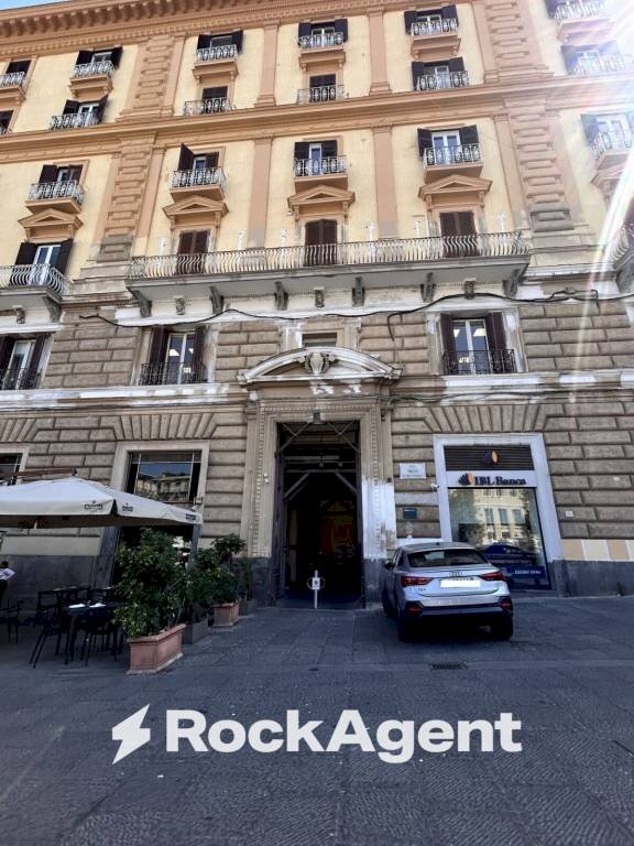 Facciata - Negozio via Giuseppe Pisanelli, Napoli - foto 3