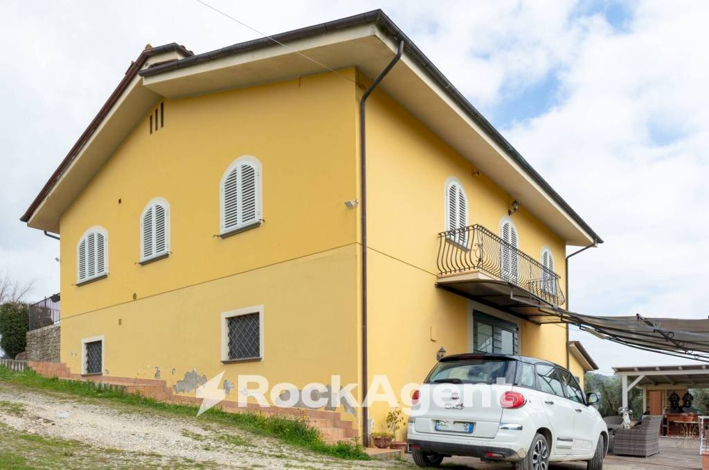 Facciata - Villa via della Tinaia, 12, Montecarlo - foto 1